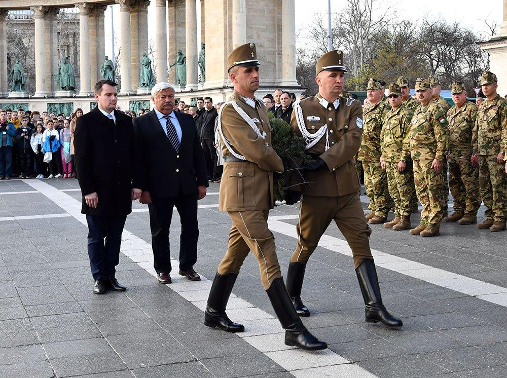 Wreath-laying of Zoltán Lomnici
