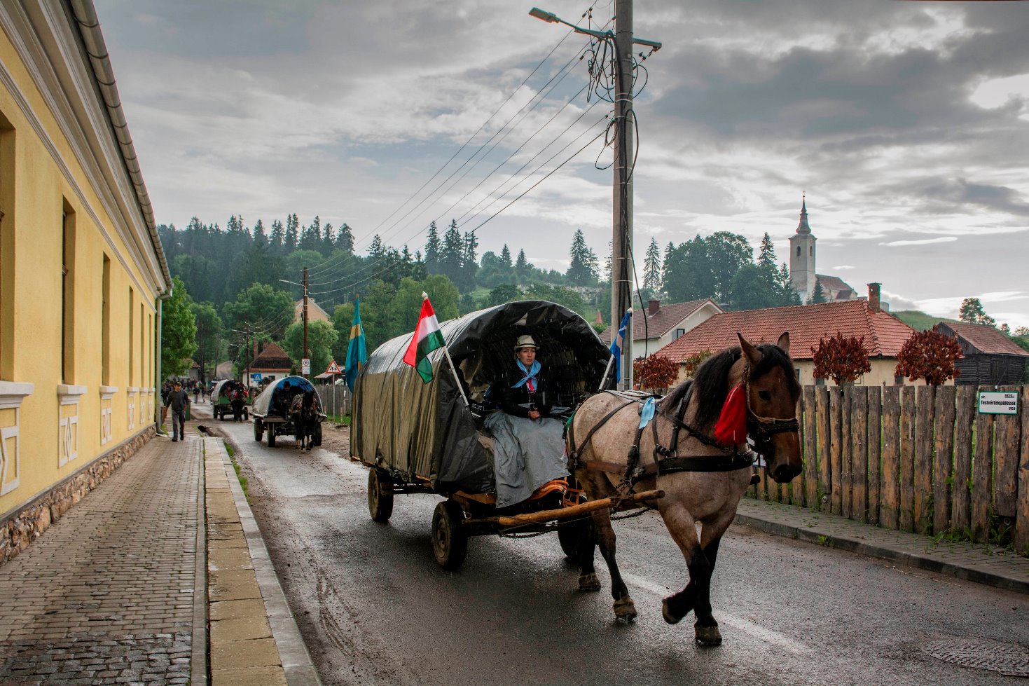 Pilgrims leave Szárhegy