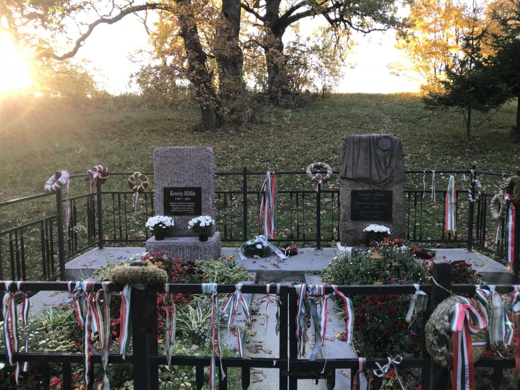 János Kemény and Augusta Paton's grave