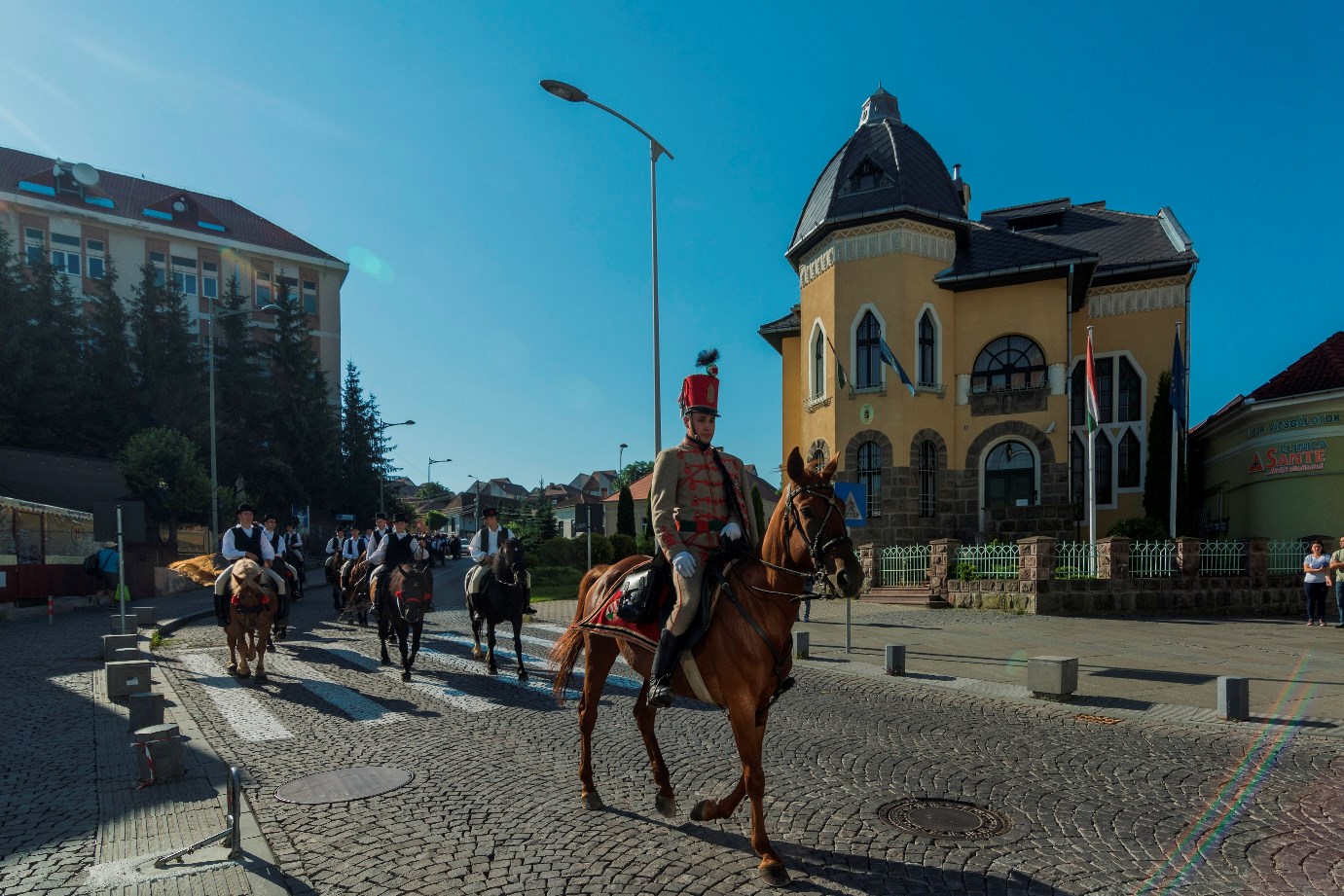 Hussar leading caravan