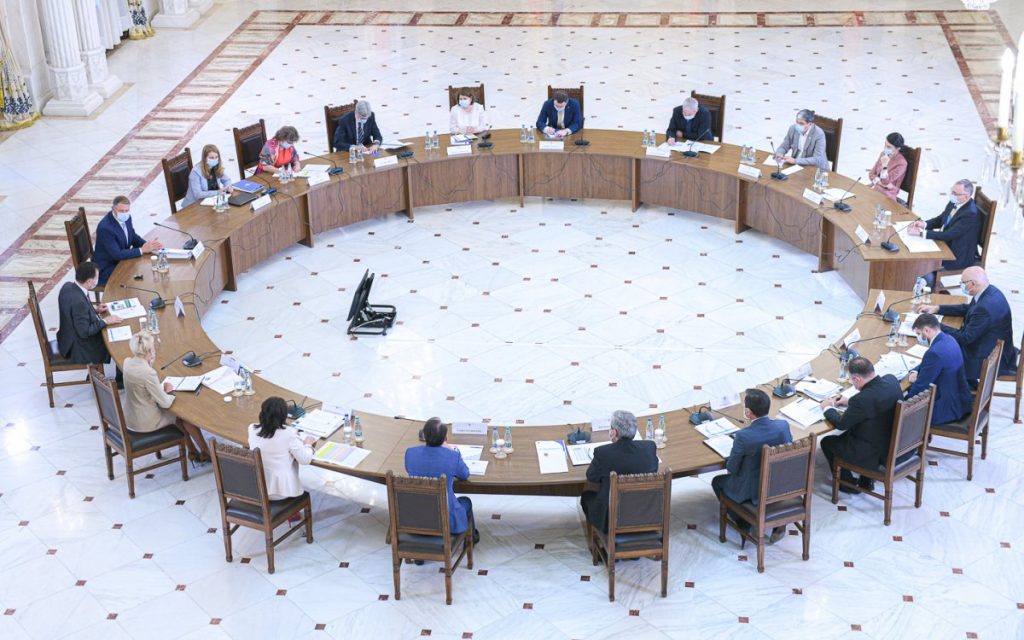 Romanian cabinet meeting