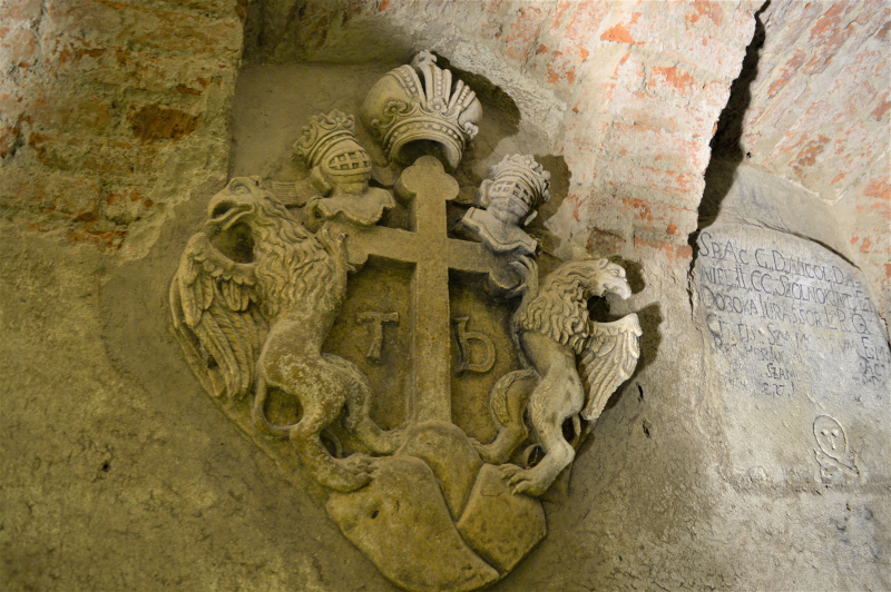 Closing stone of the crypt